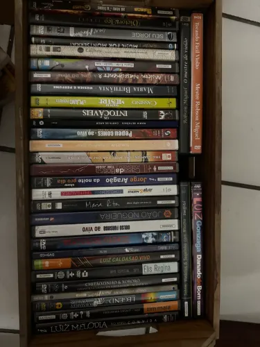 DVDs originais variedades ( FILMES , DOCUMENTÁRIOS e CLIPES) escolha o seu !!
