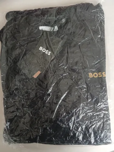Camiseta masculina preta NOVA 