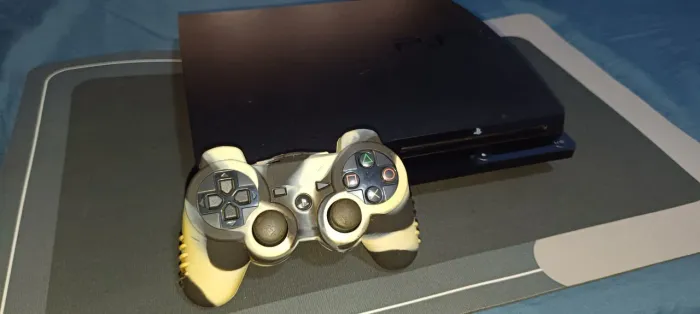 Ps3 Slim (Excelente estado!!!)