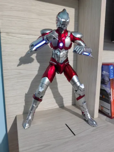 Ultraman suit (Anime version) Figzero 1/6 Threezero
