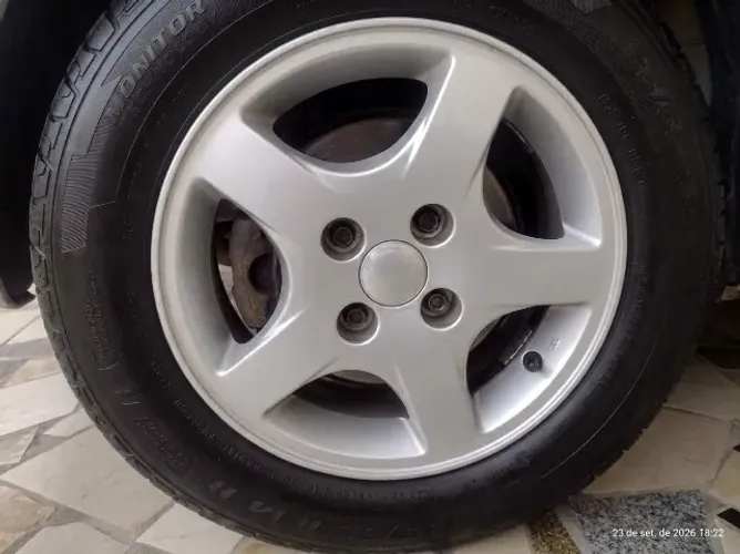Jogo de Rodas Aro 14 com Pneus 185/65 R14
