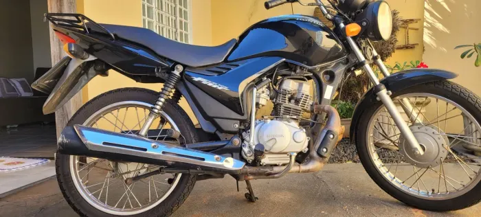 Moto muito bem conservada 
