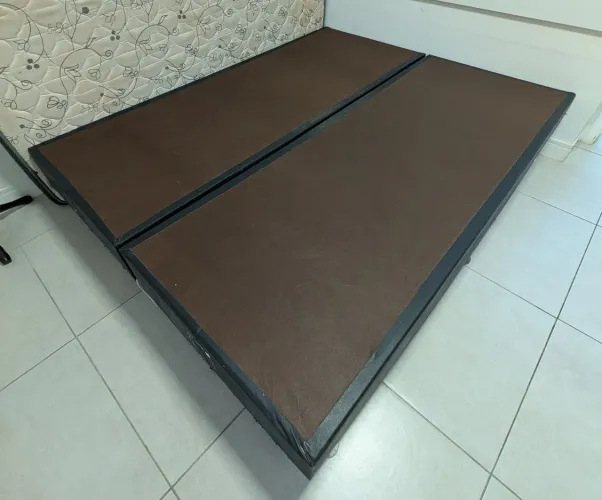 Cama Queen (1.58m x 1.93m), usada, 35cm de altura
