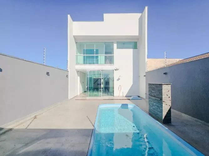 Sobrado com piscina, 2 quartos no Ecovalley