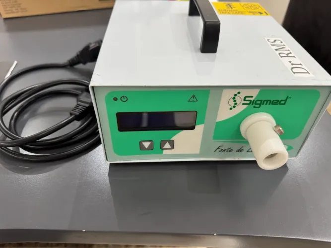 Fonte de Luz Fria Sigmed Alógena FL250 First LED - Florianópolis