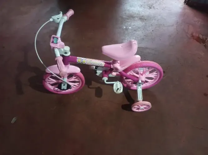 Bicicleta infantil menina