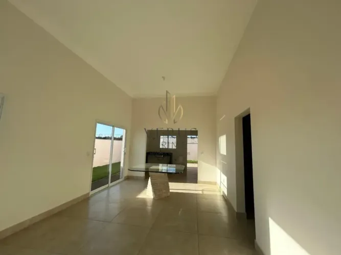 Casa nova com 3 quartos, suíte e lazer completo no Jd. Califórnia em Estiva Gerbi