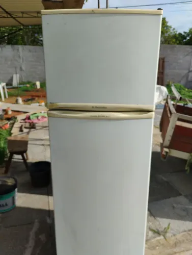 Geladeira Electrolux 360 litros entrego