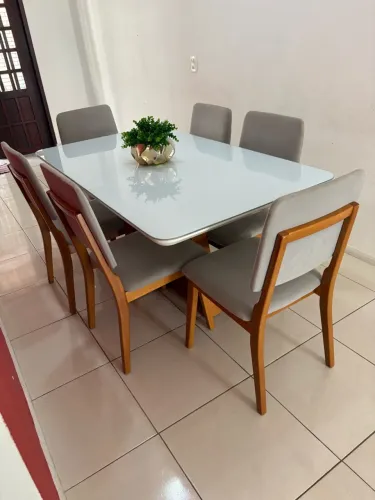 Mesa de jantar com 6 cadeiras