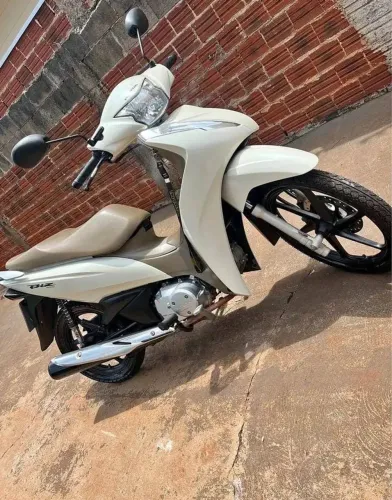 Vendo minha biz 125 ano 2020