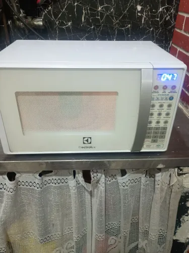 Vendo microondas Eletrolux 