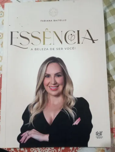 Livro a Essência a beleza de ser você