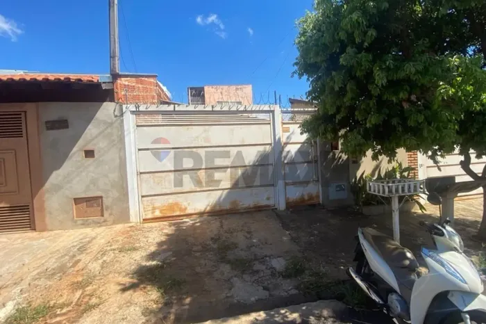 "Charmoso Sobrado com 2 Quartos em Lins, SP"