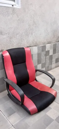 Cadeira Personalizada (faltando a base)