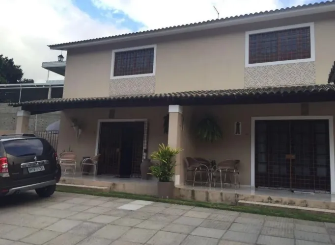 HL - VENDE ou ALUGA- Casa em Condomínio