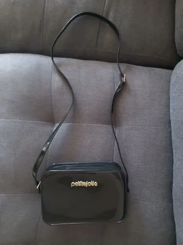 Bolsa preta Petit Jolie
