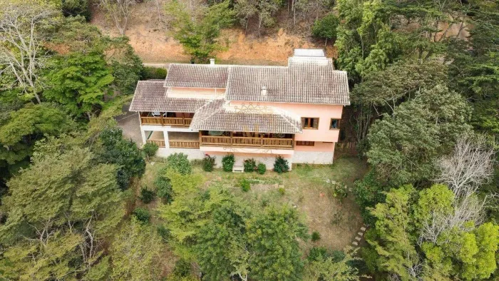 Casa em condomínio com 4 quartos à venda