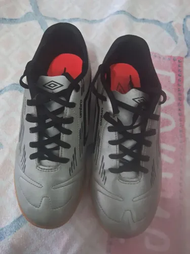 Chuteira umbro futsal 37