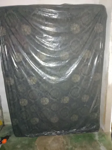 Vendendo uma cama novinha no plástico