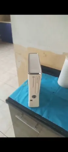 Vendo Xbox 360 branco nunca foi aberto