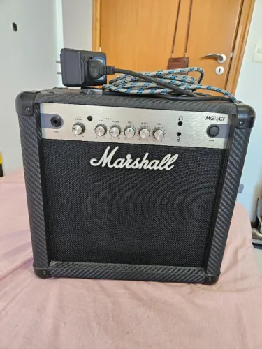 Amplificador Marshall MG15CF 40Watts