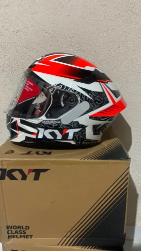 Capacete kyt tt course