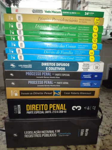 livros formação em direito todos por 100..são 14