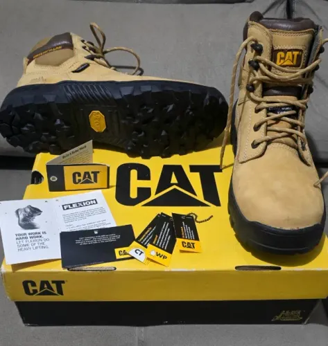Bota Caterpillar Fabricate 6 inch / Solado Vibram N° 43