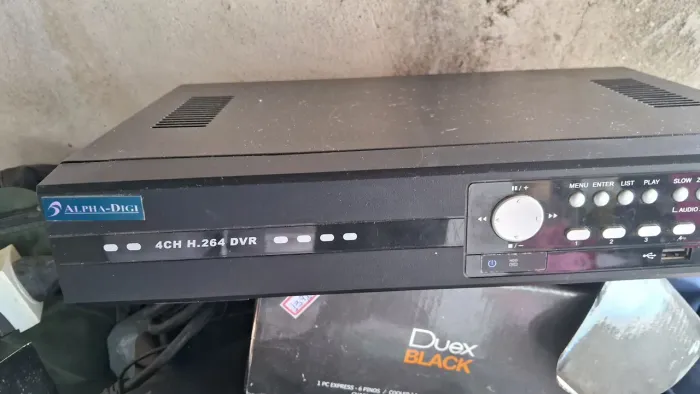 Vendo dvr 4 câmeras pouco uso.