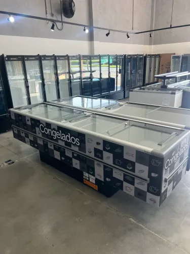 Ilha para congelados 3m com 820 litros iluminação em led nova