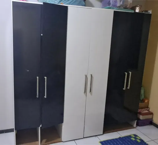 Guarda roupa 6 portas