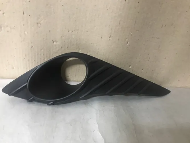Moldura milha Toyota Yaris ,o par
