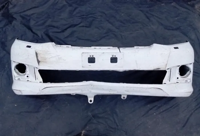 Parachoque Dianteiro Hilux Sw4 2012/2015 Branco com detalhe