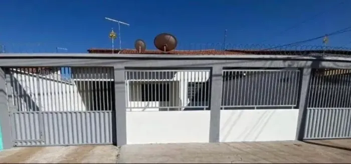 CASA A VENDA NO ITAPOÃ