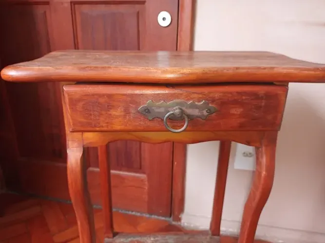 Mesinha de Peroba artesanato mineiro 