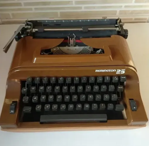 Máquina de Datilografia Relíquia Colecionador