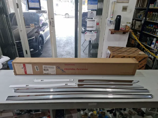 Friso cromado porta Honda Crv 2012/2017 Original ref 08F57-T0A-900