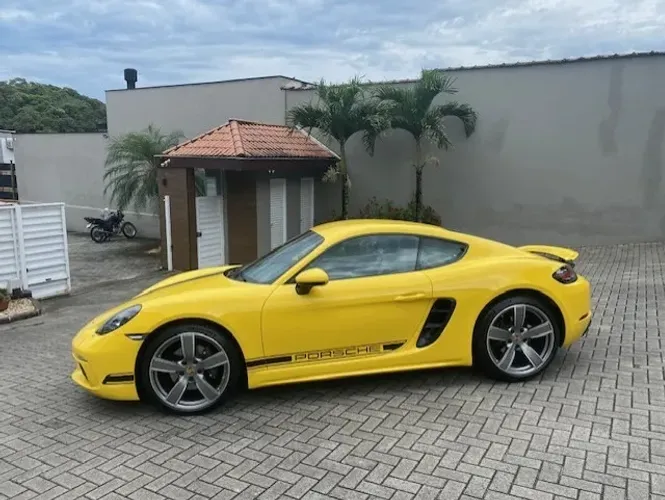 Porsche 718 Cayman 2024 só 9.000 km igual a zero