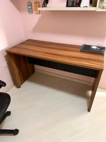 Mesa escritório 100% MDF em Ótimo Estado