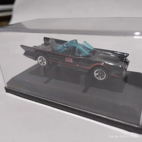 Coleção Hot-Wheels. Batmóvel série clássica.