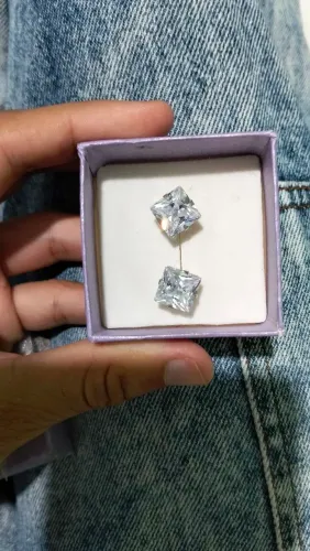 Vende-se par de brincos da romanel nunca usados novos