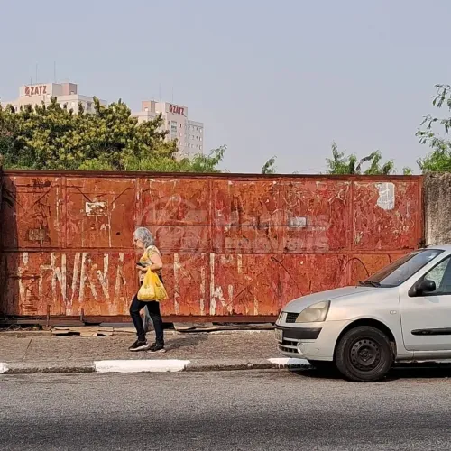 Imóvel para venda possui 800 metros quadrados em Pestana - Osasco - SP