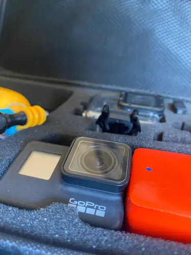 Go Pro Hero 7 SemiNova (1 vez usada) + 2 Baterias