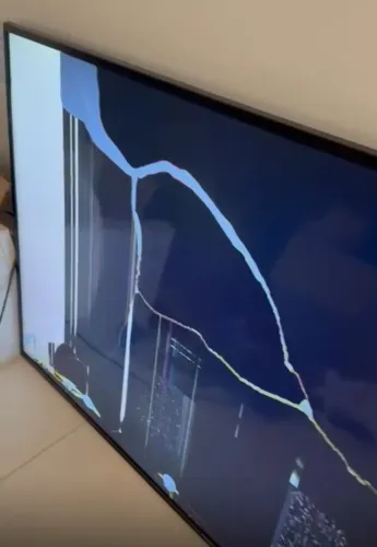 TV Samsung 65?  4K com tela quebrada novíssima!!!!! 