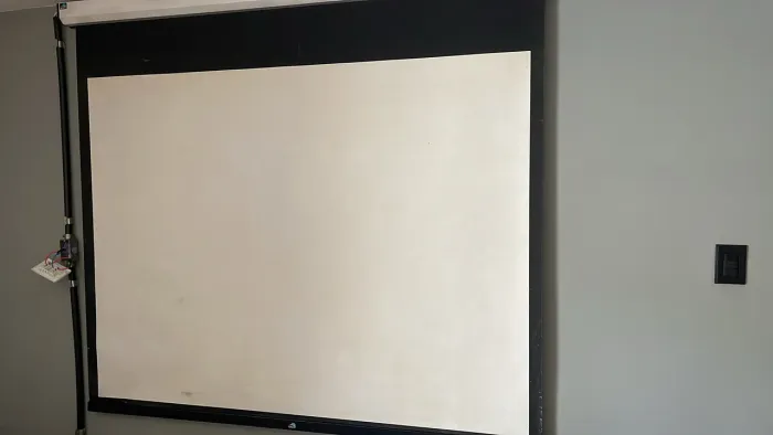 Tela de Projeção Retrátil GAYA