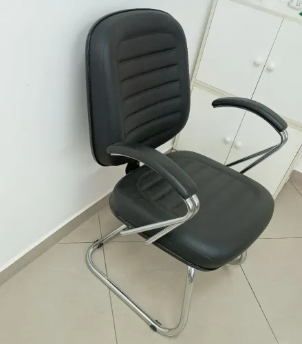 Cadeira de couro Legítimo para escritorio