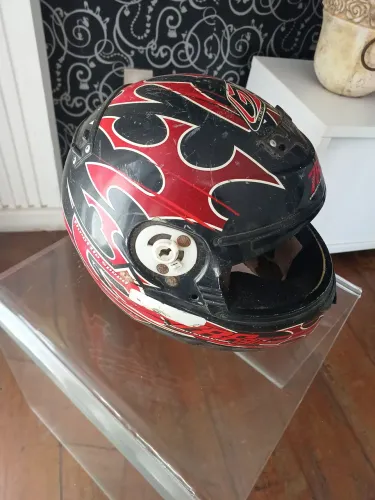 Capacete Esportivo - Proteção e Estilo