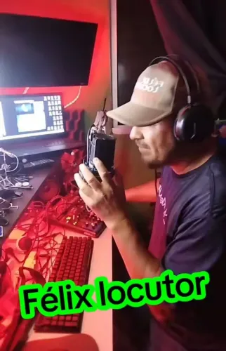 Locutor que gravar vinhetas , mensagem ao vivo e outros