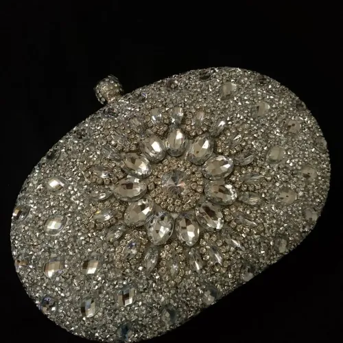 Bolsa de mão prata com pedrarias (produto importado)