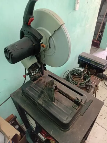 Vendo máquina pra metalúrgica 